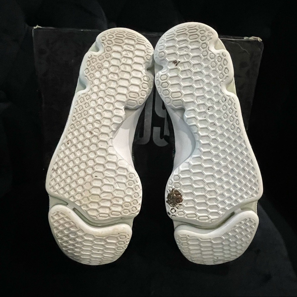 Like New NikeZoom KD 9 Birds of Paradise - Picture 5 of 7